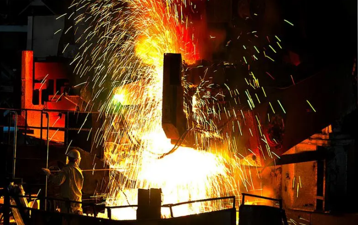 “高冷”工業(yè)題材作品，何以“火熱”出圈