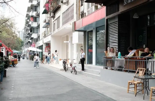 社區(qū)商業(yè)結(jié)構(gòu)不斷升級(jí) 讓家門口的消費(fèi)更便利