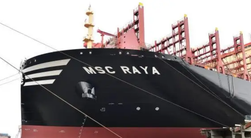 兩艘全球最大級巨輪同時出塢 江南造船節(jié)拍化建造發(fā)力