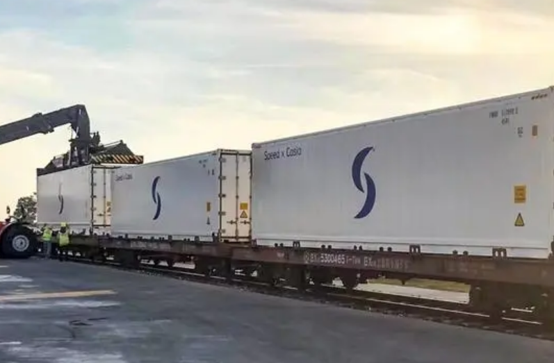 四川首趟中老鐵路進(jìn)口水果冷鏈專(zhuān)列發(fā)車(chē)