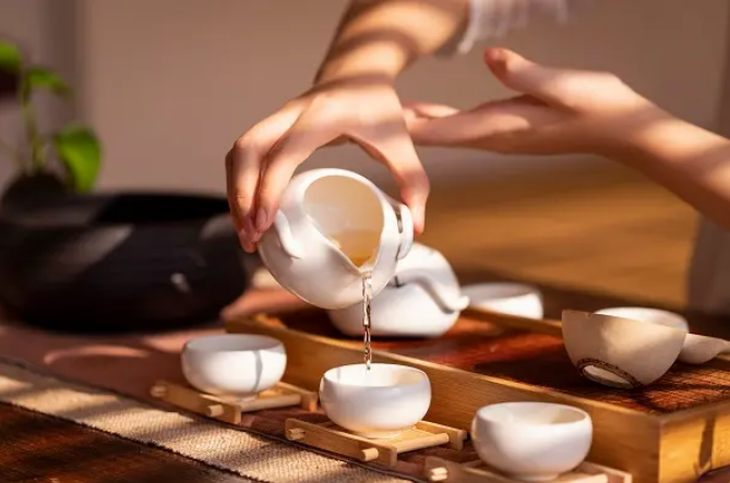 “中國傳統(tǒng)制茶技藝及其相關(guān)習(xí)俗”緣何能成功申遺