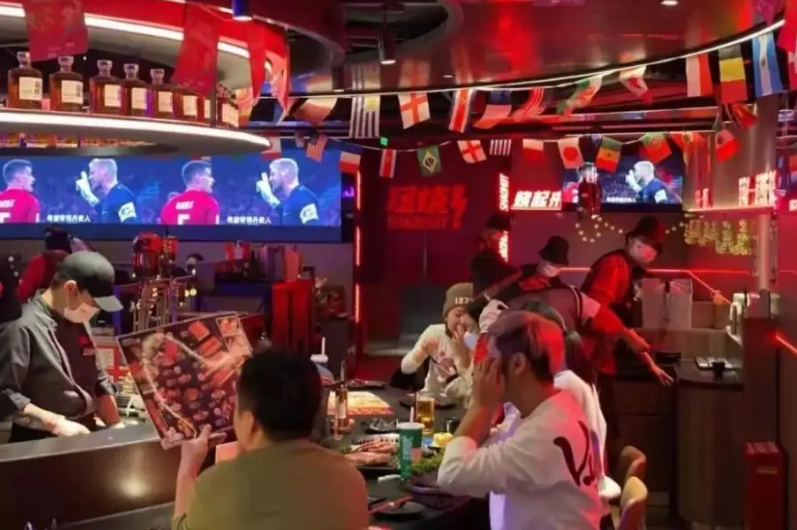 平臺(tái)數(shù)據(jù)亮眼 “看球熱”拉動(dòng)多領(lǐng)域消費(fèi)升溫