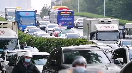 忙起來，熱起來——新年首個工作日全國多地一線見聞