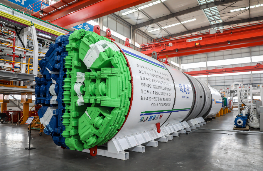 “中鐵1268號”來了！世界首臺硬巖泥水平衡頂盾機下線