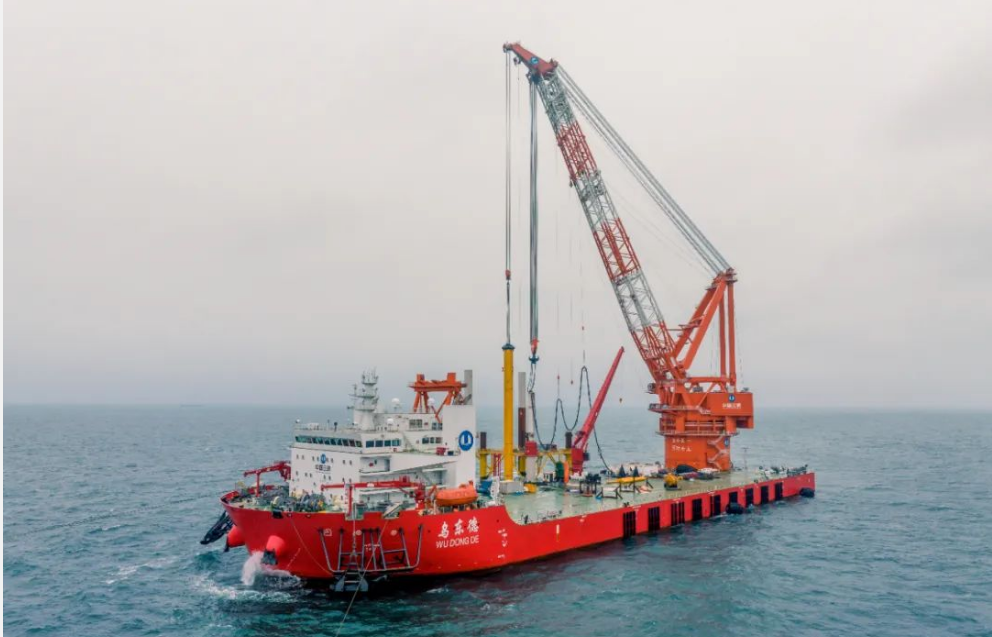 烏東德”號(hào)、“白鶴灘”號(hào)海上風(fēng)電施工船首次開展施工作業(yè)