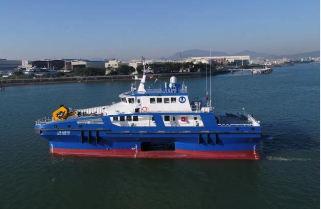 挺進深遠海！國內(nèi)首艘雙模式高速風電運維船順利出海