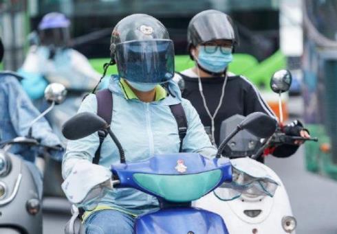 工信部加強電動自行車乘員頭盔強制性國家標(biāo)準(zhǔn)宣貫實施