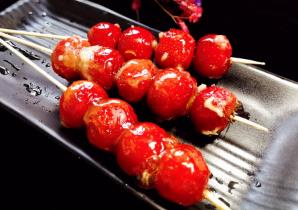 從小吃到零食 觸達(dá)懷舊情懷  冰糖葫蘆拓展市場(chǎng)發(fā)展新空間