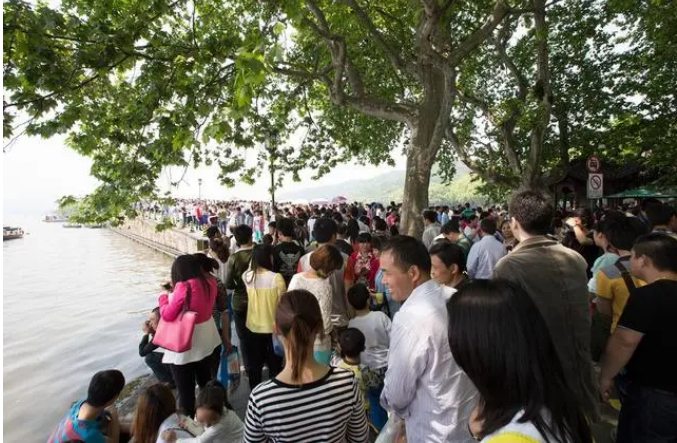 多項(xiàng)數(shù)據(jù)超越疫前水平，中國“最旺五一”令外媒贊嘆