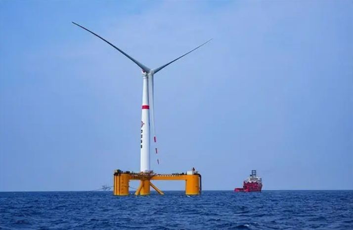 我國首座深遠(yuǎn)海浮式風(fēng)電平臺(tái)完成海上安裝