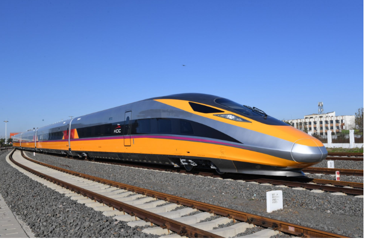 我國首次出口國外的高鐵列車全部發(fā)運完畢
