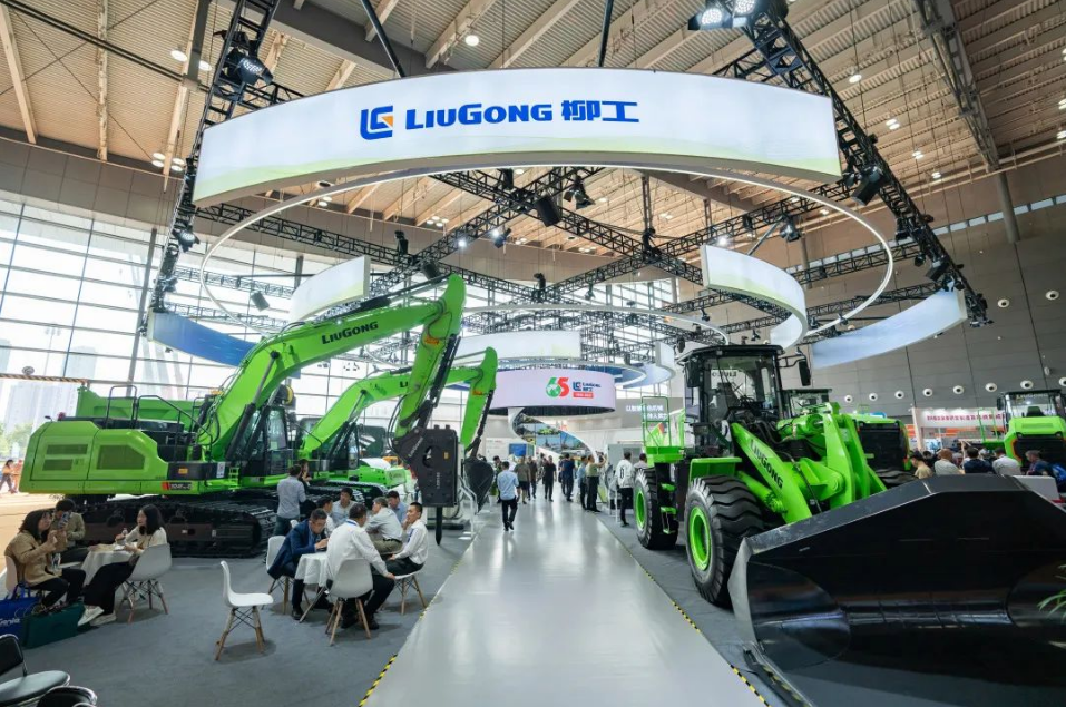 柳工10余款電動化產(chǎn)品亮相長沙展