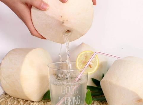 飲品界“流量密碼”椰子水真的不安全嗎？