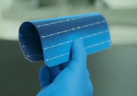 可以像紙一樣彎曲！我國研制出高柔韌性單晶硅太陽電池