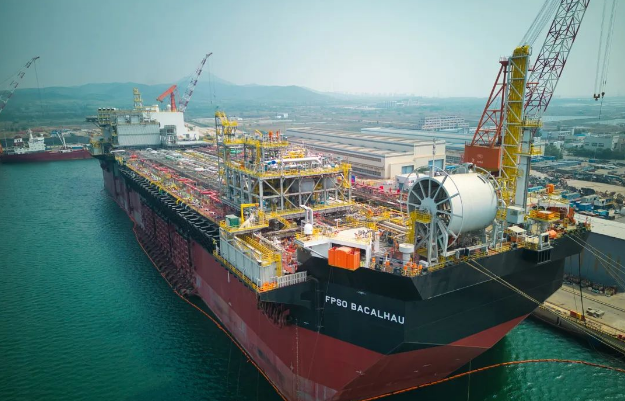 中國船舶大連造船交付全球首艘M350型海上浮式生產(chǎn)儲卸油船