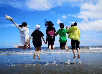 “后高考經(jīng)濟(jì)”帶火暑期游 親子游、畢業(yè)游迎來出游熱潮