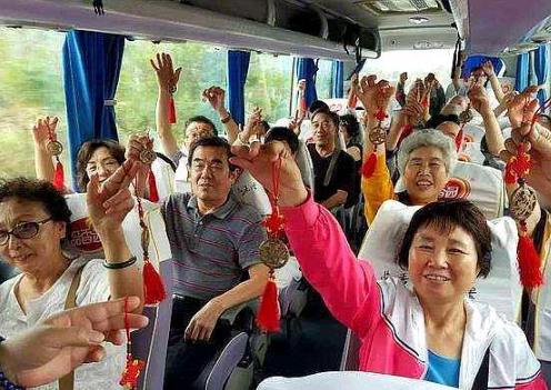 年輕人為何熱衷老年團？