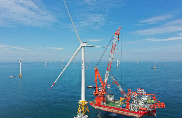 風(fēng)從海上起 綠電入萬(wàn)家——全球首臺(tái)16兆瓦海上風(fēng)機(jī)吊裝成功