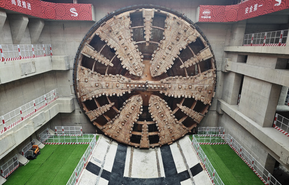 我國最長盾構高速公路隧道西線貫通