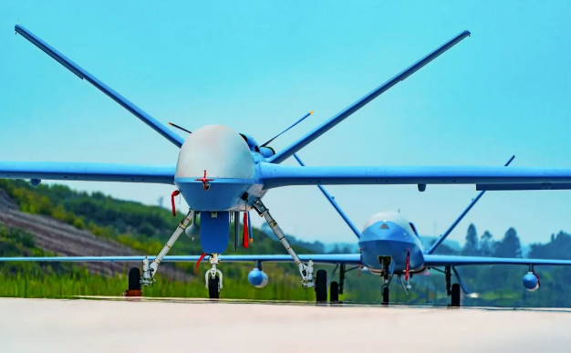 兩型海燕號氣探型高空大型無人機完成交付 實現(xiàn)高原垂直探測首飛