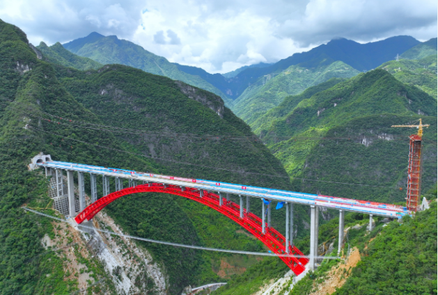 蜀道再添通途！我國(guó)西南地區(qū)最高拱橋順利合龍
