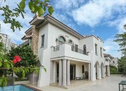 暑期民宿預(yù)訂量暴增 “租個(gè)別墅”度假正流行