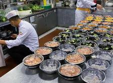 飯店使用預(yù)制菜是否應(yīng)說一聲？