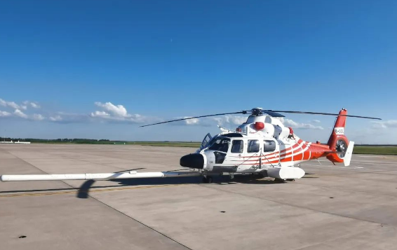 AC312E首架航空物探遙感直升機(jī)交付航遙中心