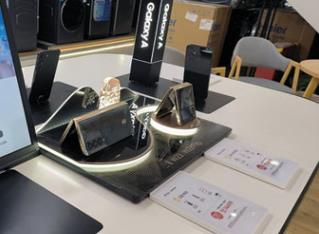 多功能、小身板、低價(jià)格  折疊屏手機(jī)或成拉動(dòng)消費(fèi)新熱點(diǎn)