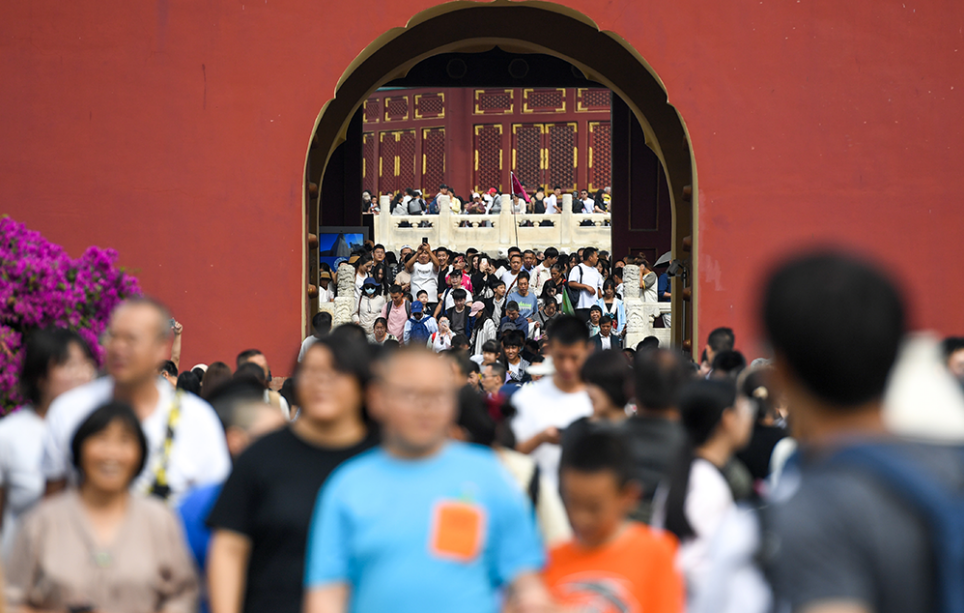 假期全社會(huì)跨區(qū)域人員流動(dòng)量將達(dá)二十點(diǎn)五億人次——流動(dòng)的中國(guó)生機(jī)勃勃