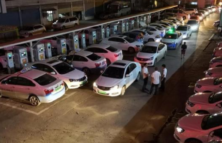 深圳印發(fā)碳達(dá)峰實(shí)施方案 對(duì)新能源車、傳統(tǒng)燃油車實(shí)行差異化停車收費(fèi)價(jià)格機(jī)制