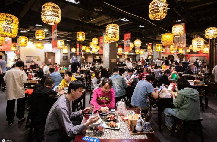 我國餐飲消費(fèi)市場暖意融融