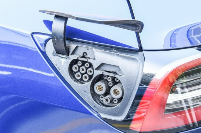 電動汽車傳導(dǎo)充電用連接裝置系列國家標(biāo)準(zhǔn)正式發(fā)布