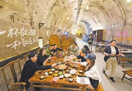 “地下之城”開(kāi)啟重慶消費(fèi)新空間