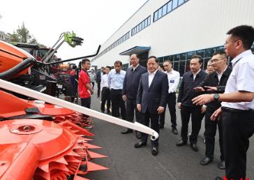 全國農(nóng)機(jī)裝備補(bǔ)短板暨農(nóng)業(yè)機(jī)械穩(wěn)鏈強(qiáng)鏈工作會(huì)議在郴舉行