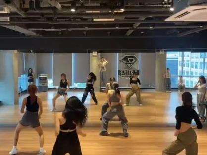 街舞成為“潮流必修課” 護(hù)具怎么選？