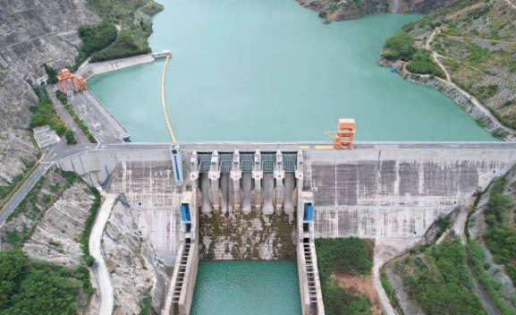 歷時17年！金沙江魯?shù)乩娬竟こ掏ㄟ^竣工驗收