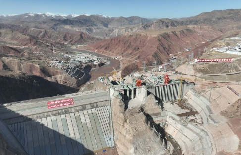 黃河上游在建裝機(jī)最大水電站下閘蓄水