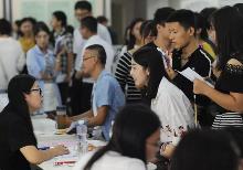 教育部、人社部：加強(qiáng)招聘行為監(jiān)管 提升畢業(yè)生維權(quán)意識(shí)