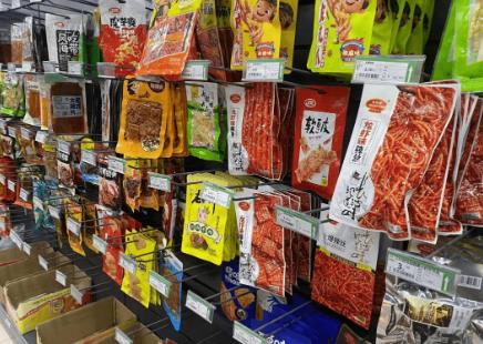 加堅果、加果蔬、加方便面  辣條產(chǎn)品升級玩出新花樣