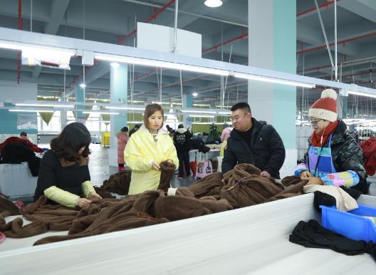 貴州長順：招商引資結碩果 巧手縫出新生活