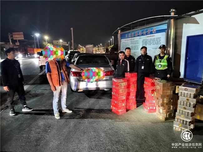 廣西百色市田陽(yáng)區(qū)局查獲一起涉嫌銷(xiāo)售非法生產(chǎn)的煙草專(zhuān)賣(mài)品案