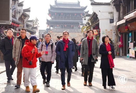 為“鄉(xiāng)村夢(mèng)想家”插上理論翅膀