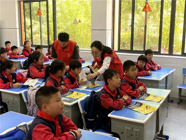 浙江長(zhǎng)興：從“普及”到“扎根”，長(zhǎng)煙普法“三送三宣”之路