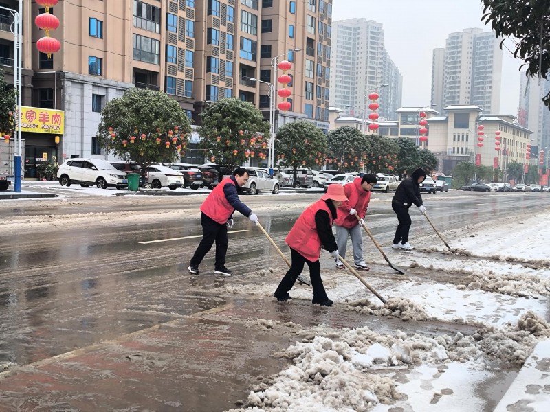 張家界煙草：小城大雪 人間大愛 “三保”發(fā)力抗冰雪