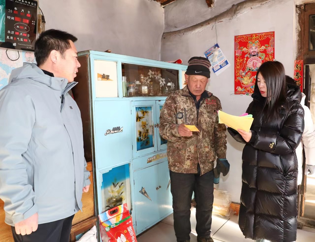 萬家心——遼寧阜新市局（公司）機關(guān)第二黨支部開展“萬民黨員進萬家”活動