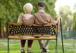 讓“養(yǎng)老”變“享老” 銀發(fā)經(jīng)濟(jì)開啟消費(fèi)“新藍(lán)海”