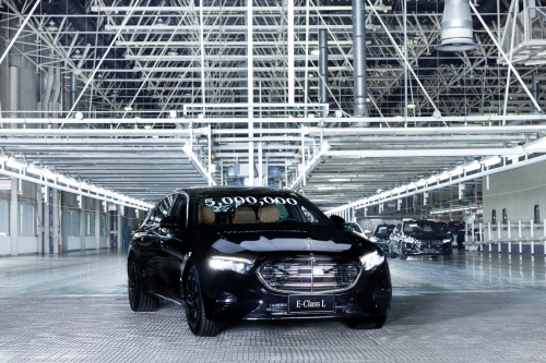 高質(zhì)量發(fā)展拾階而上攀新高  ——北京奔馳整車?yán)塾嫯a(chǎn)量突破五百萬輛