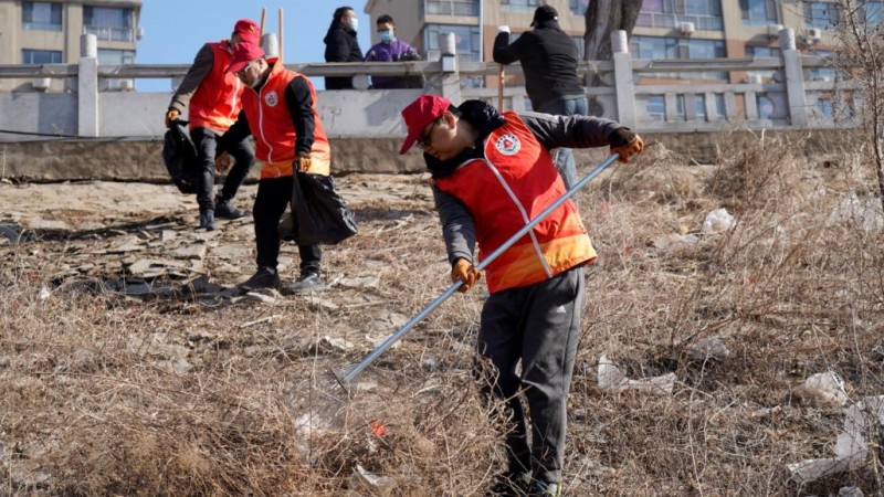營口蓋州市煙草專賣局開展志愿“紅”共護(hù)河長“清”環(huán)保公益活動