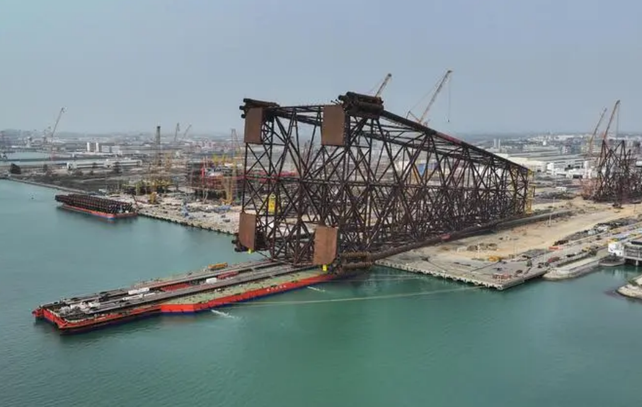 亞洲第一深水導(dǎo)管架“?；枴苯ㄔ焱旯?></a></div><!-- img end -->	<div   id=